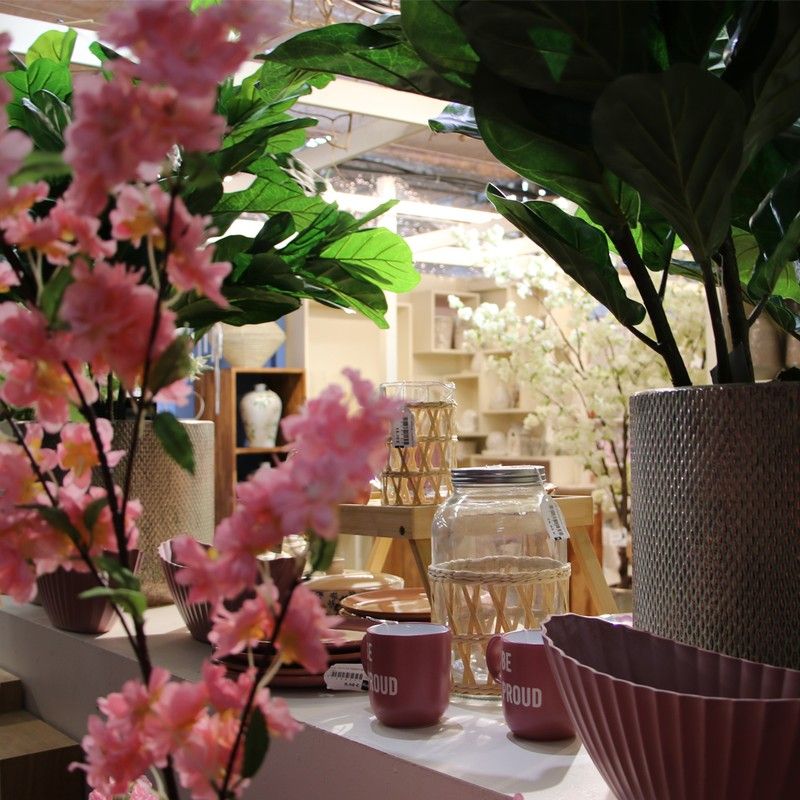 🌸✨ Benvinguda, primavera! ✨🌸  La nova col·lecció GUAL DECO de primavera 2025 ja és aquí! 🌿🏡 Descobreix peces úniques per omplir casa teva i el teu jardí de frescor, color i natura.  🪴 Gerros i testos amb encant 🌿 Figures decoratives exclusives 🏡 Detalls que transformen qualsevol espai  Visita’ns i deixa’t inspirar o descobreix-ho a www.gualgarden.com 🌷  #GualGarden #DecoracióLlar #DecoracióJardí #SpringVibes  🌸✨ ¡Bienvenida, primavera! ✨🌸  ¡La nueva colección GUAL DECO de primavera ya