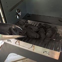 Barbacoa de carbón ahumado vertical Broil King®