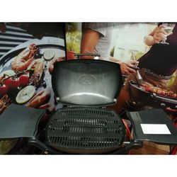 Pack Barbacoa De Gas Q2200 + funda vinilo + set utensilios