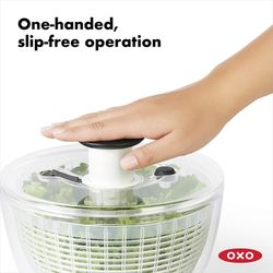 Centrifugadora mediana Oxo para ensaladas