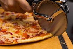 Corta pizza de Luxe  Broil Kingk