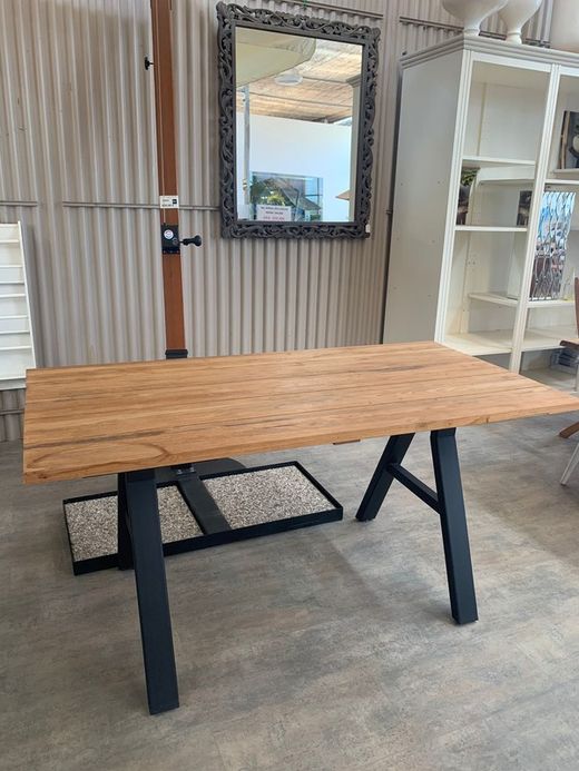 CYPRUS TABLE OUTD