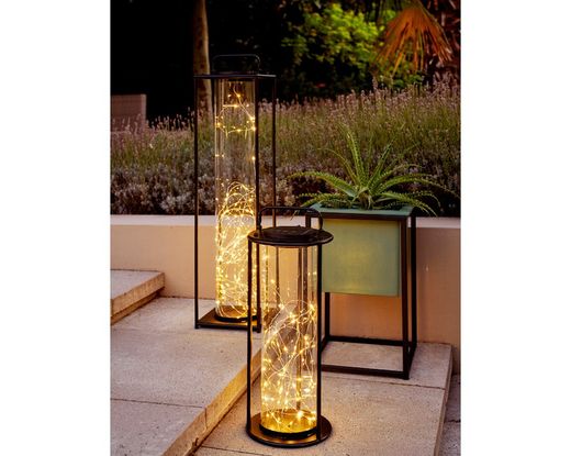 Farol solar cuadrado de hierro luz cálida Lumineo