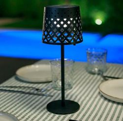 Lampara Solar de Mesa Negra Gretita  New Garden