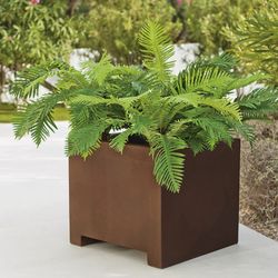 Macetero cuadrado narciso 60cm color bronce New Garden