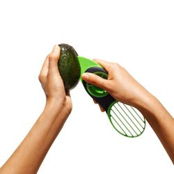 Pelador Oxo para aguacates VERDE