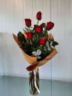 RAMO DE  6 ROSA ROJA