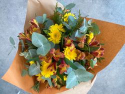 RAMO DE GERBERA AMARILLA Y ASTROMELIA NARANJA
