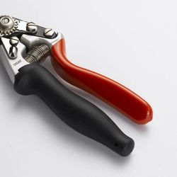 Tijera con empuñadora giratoria en 3 posicines,  Outils Wolf  OGAT