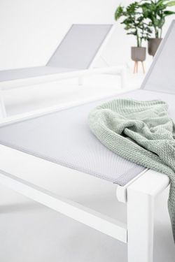 Tumbona Skipper New color blanco con ruedas YK11