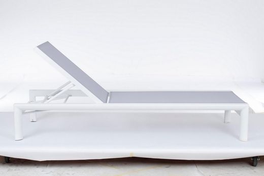 Tumbona Skipper New color blanco con ruedas YK11